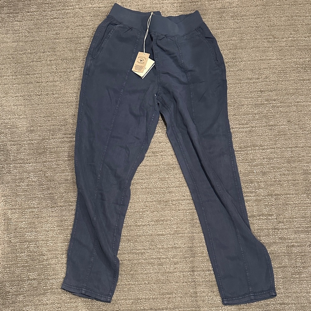 Faherty Navy Ankle Cropped Pants